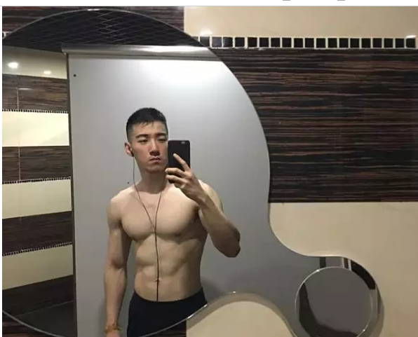 静天资撕逼JJB，名媛塑料情在Instagram一点情面都不留？！ - 51虹马