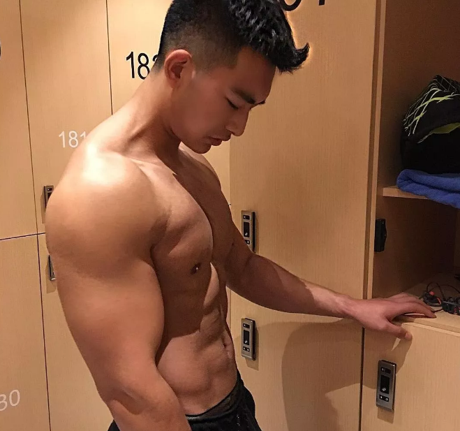 看点∣又一枚筋肉爆棚的鲜肉男模,劲道十足的肌肉身材让人羡慕嫉妒恨! - 51虹马 看点∣又一枚筋肉爆棚的鲜肉男模,劲道十足的肌肉身材让人羡慕嫉妒恨! - 51虹马