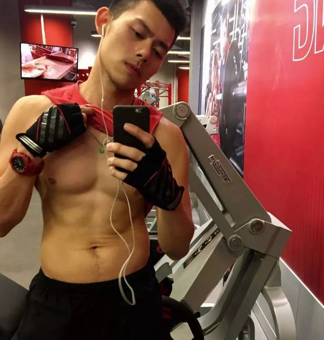 看点∣寸头大胸肌，曾经的直男肌肉体育生成网红，这股男人味让网友沸腾了！ - 51虹马