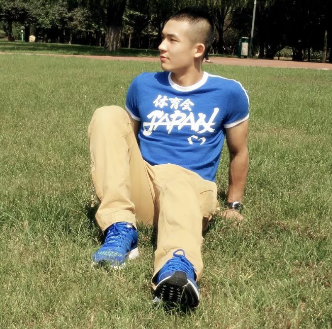 国产Gogoboy夜店表演遭“暴力”扒光 - 51虹马