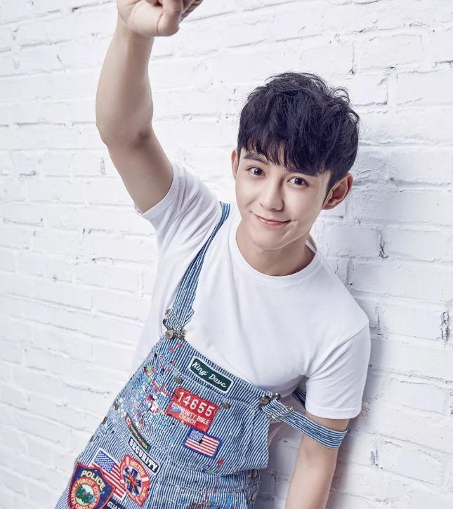 帅哥∣治愈“萌”系的视频原来是这个样子的，阳光笑颜小哥哥帅的出水！－－蓝博 - 51虹马