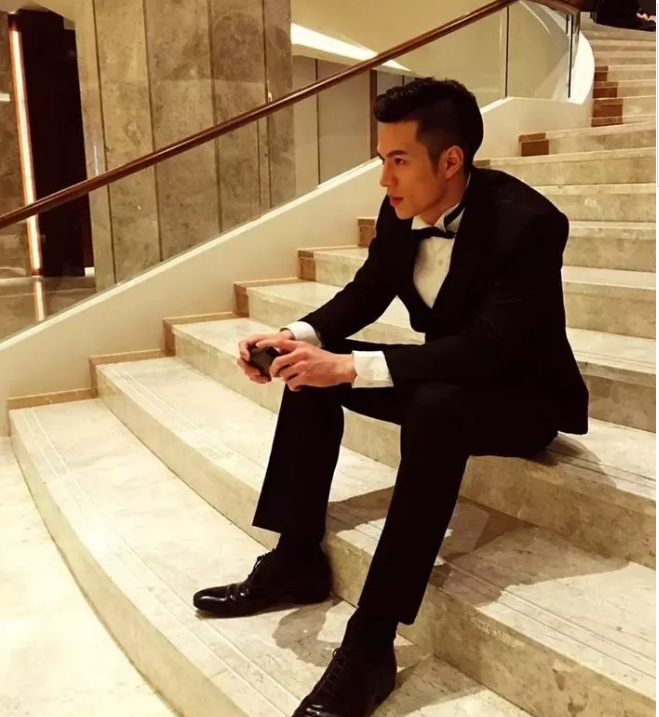 42寸胸肌豆花鲜肉加入男团晒肌，原来他还有这么多羞羞帅照！！ - 51虹马