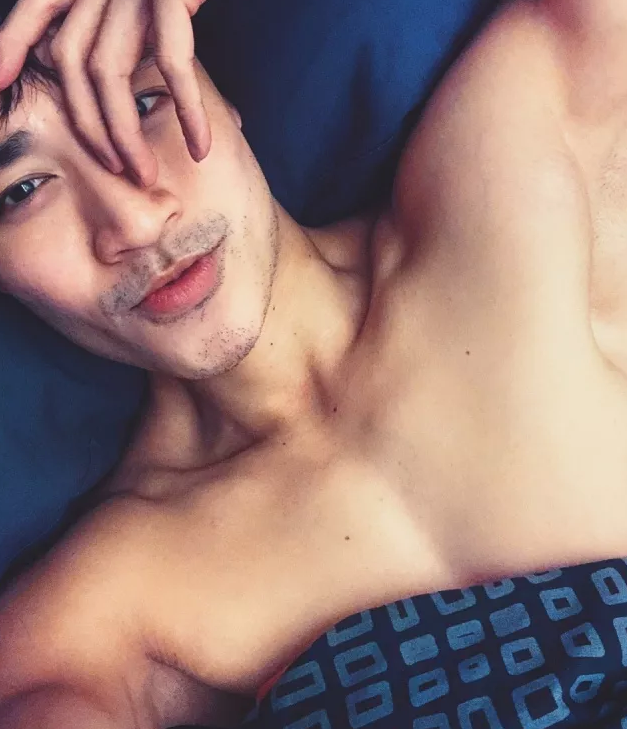 新加坡空少“藏雷”尺寸惊人,围观各种大尺度私照! - 51虹马 新加坡空少“藏雷”尺寸惊人,围观各种大尺度私照! - 51虹马