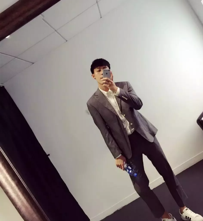 帅哥∣长得好看又会穿衣服的长腿小鲜肉，看一眼就会被吸引！ - 51虹马