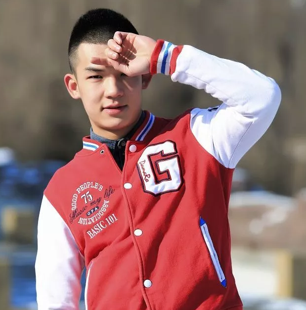 国产Gogoboy夜店表演遭“暴力”扒光 - 51虹马 国产Gogoboy夜店表演遭“暴力”扒光 - 51虹马