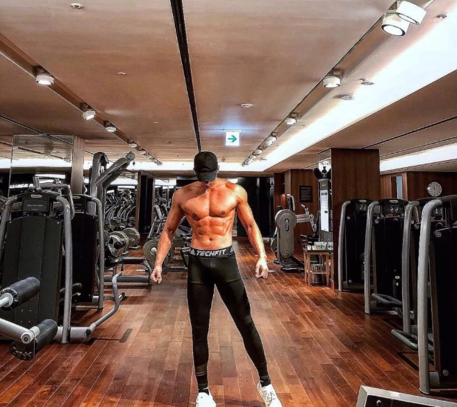 看点∣189.C.M.筋Rou男神颜高腿长还会抖！体育生吸睛的不止有身材…… - 51虹马