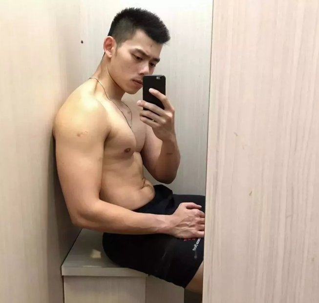 看点∣寸头大胸肌，曾经的直男肌肉体育生成网红，这股男人味让网友沸腾了！ - 51虹马