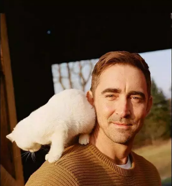 “精灵王”李佩斯正式宣布出柜 - 51虹马