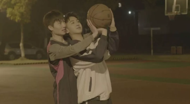 《青春若梦》大陆版的(越界) - 51虹马 《青春若梦》大陆版的(越界) - 51虹马