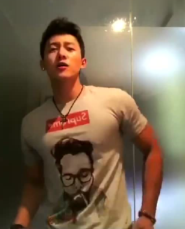 看点∣189.C.M.筋Rou男神颜高腿长还会抖!体育生吸睛的不止有身材…… - 51虹马 看点∣189.C.M.筋Rou男神颜高腿长还会抖!体育生吸睛的不止有身材…… - 51虹马