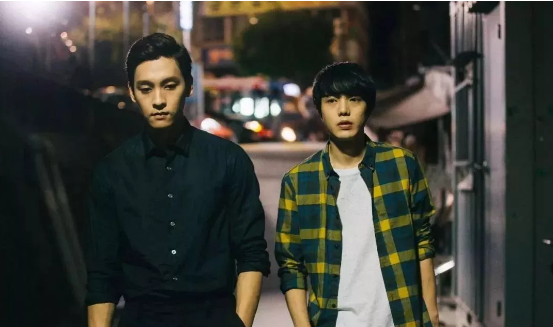 韩国同性电影转校生被学校老大虐 - 51虹马