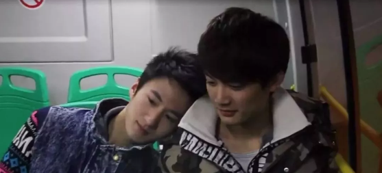大陆同性电影，帅哥地铁初遇屌丝，再遇竟然开啪？ - 51虹马