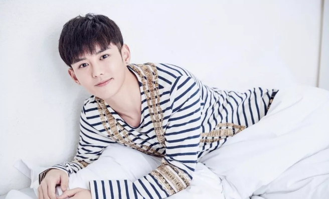 帅哥∣治愈“萌”系的视频原来是这个样子的，阳光笑颜小哥哥帅的出水！－－蓝博 - 51虹马