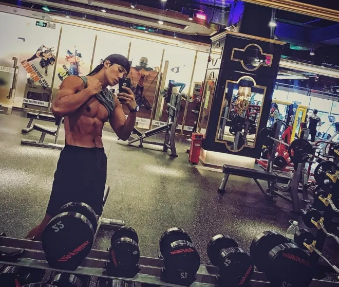 看点∣189.C.M.筋Rou男神颜高腿长还会抖！体育生吸睛的不止有身材…… - 51虹马