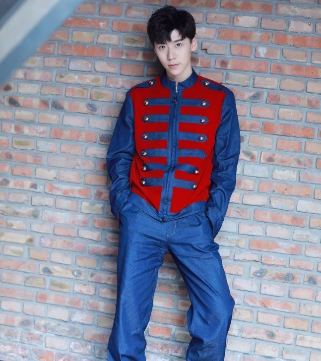 帅哥∣八块腹肌完美侧颜的全能小王子，与你相遇不可抗力！－－王博文 - 51虹马