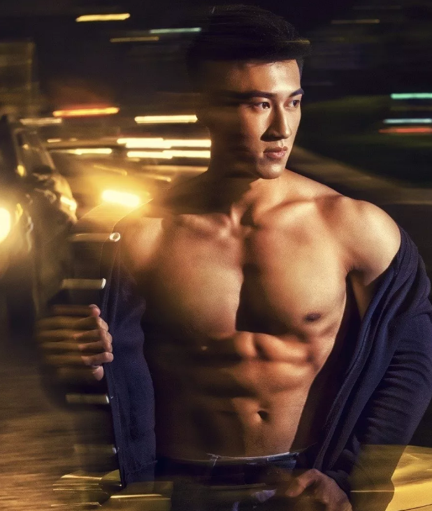 看点∣帅气小兵哥退役后当男模,健硕肌肉身材网友高呼“胸肌要炸了”! - 51虹马 看点∣帅气小兵哥退役后当男模,健硕肌肉身材网友高呼“胸肌要炸了”! - 51虹马