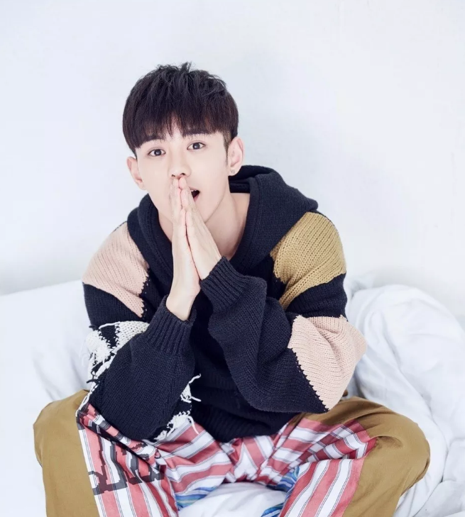 帅哥∣治愈“萌”系的视频原来是这个样子的，阳光笑颜小哥哥帅的出水！－－蓝博 - 51虹马