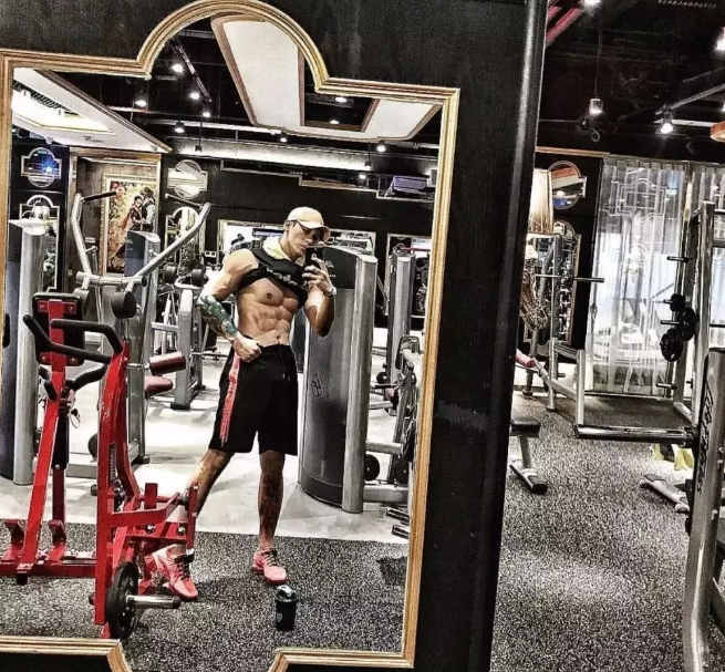 看点∣189.C.M.筋Rou男神颜高腿长还会抖！体育生吸睛的不止有身材…… - 51虹马