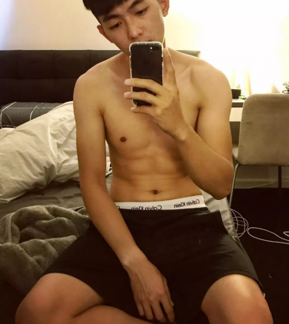 看点∣元气小奶狗穿运动短裤秀小腹肌，网友们又要换蜜汁男友了 - 51虹马