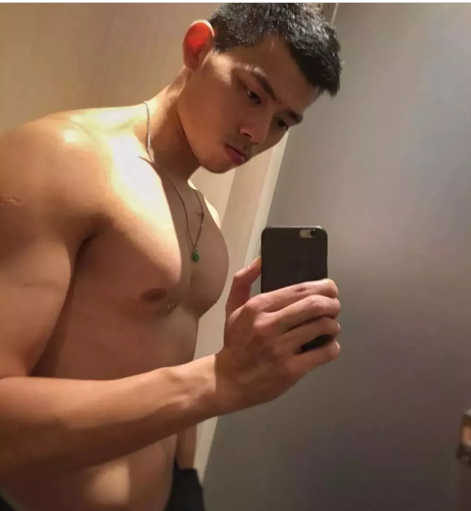 看点∣寸头大胸肌,曾经的直男肌肉体育生成网红,这股男人味让网友沸腾了! - 51虹马 看点∣寸头大胸肌,曾经的直男肌肉体育生成网红,这股男人味让网友沸腾了! - 51虹马