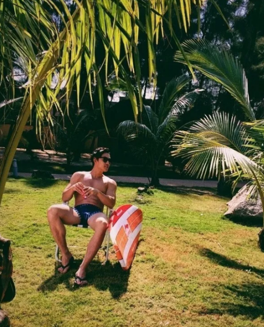 看点∣肌肉男模兼职健身私教，颜好料足还有腹肌加成 - 51虹马