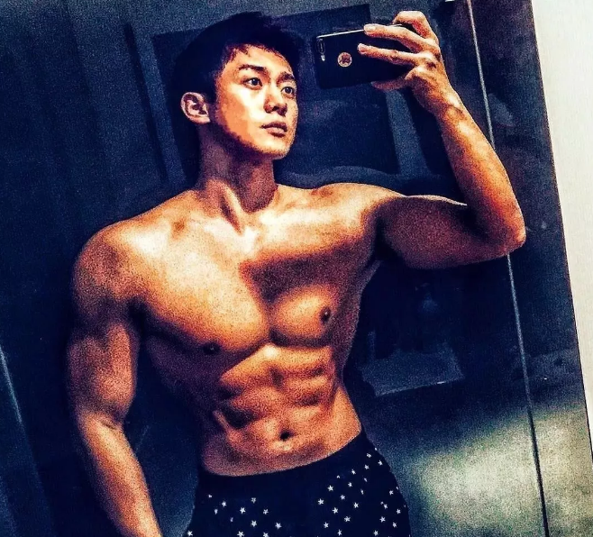 看点∣189.C.M.筋Rou男神颜高腿长还会抖！体育生吸睛的不止有身材…… - 51虹马