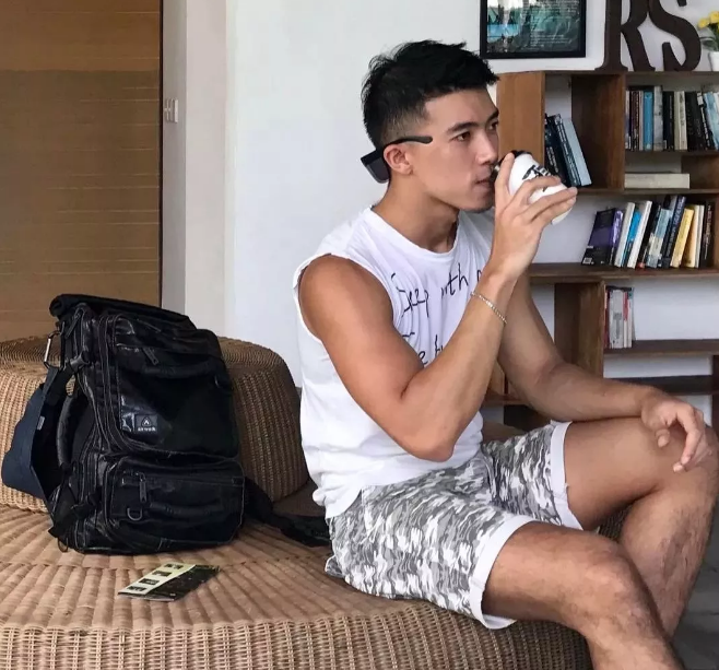 奔跑的荷尔蒙！极品筋Rou腹肌小哥，爱脱爱秀自拍照实力撩！ - 51虹马