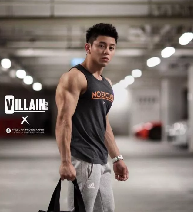 19岁小鲜肉走上模特之路，写真有着阳光般深邃的眼眸~ - 51虹马