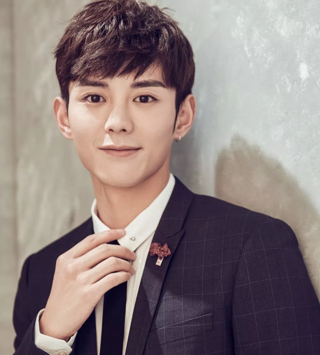 帅哥∣治愈“萌”系的视频原来是这个样子的，阳光笑颜小哥哥帅的出水！－－蓝博 - 51虹马