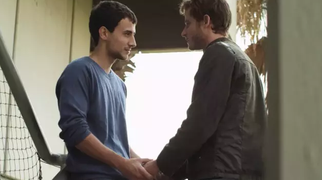 《暗之光》爱情往往在现实中是显得那么的脆弱无力 - 51虹马