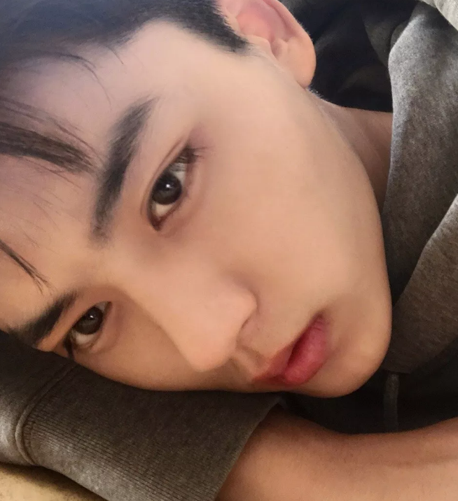 帅哥∣干净利落的小哥哥，你笑起来好像我下一任男朋友啊！－－徐广政 - 51虹马