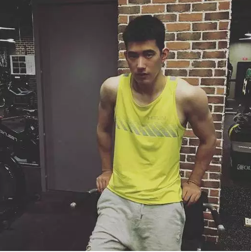过气好男儿被扒是gay，成名前是会所鸭？ - 51虹马