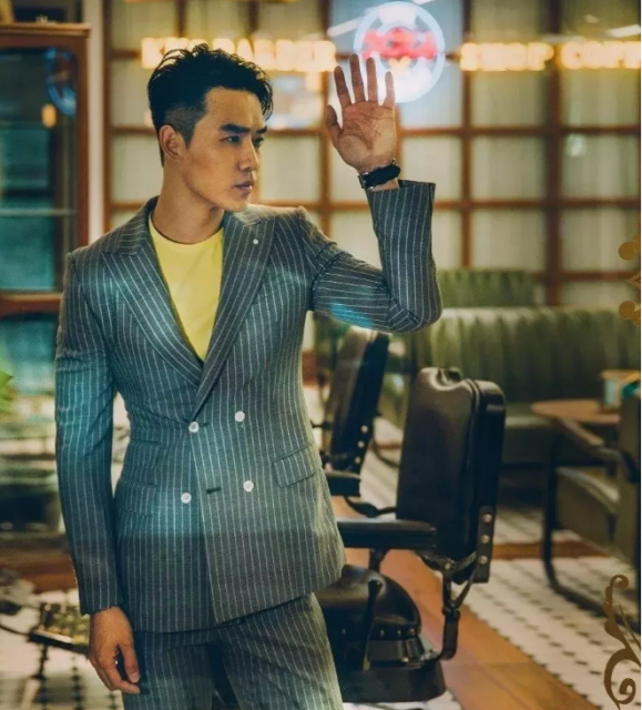 看点∣肌肉男模兼职健身私教，颜好料足还有腹肌加成 - 51虹马