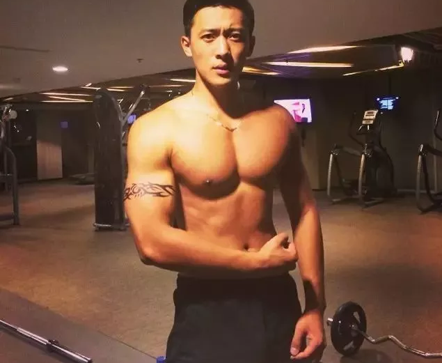 看点∣189.C.M.筋Rou男神颜高腿长还会抖!体育生吸睛的不止有身材…… - 51虹马 看点∣189.C.M.筋Rou男神颜高腿长还会抖!体育生吸睛的不止有身材…… - 51虹马