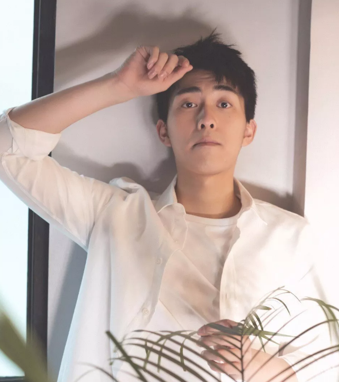 帅哥∣治愈系小王纸，介于少年和男人之间的暖如初见！－－王钰威 - 51虹马