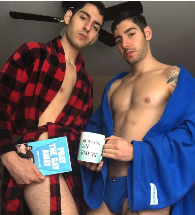 双胞胎帅哥爱上同一个直男...妈妈成神助攻...这种大反转让人激动 - 51虹马