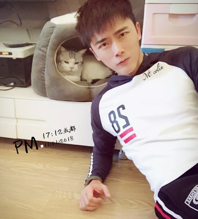 看点∣颜值小鲜肉运动型Boy，解锁你想不到的姿势！ - 51虹马