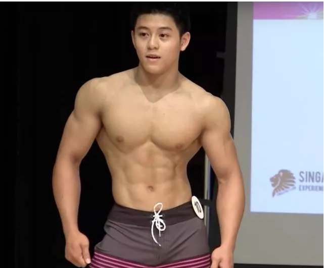 19岁小鲜肉走上模特之路，写真有着阳光般深邃的眼眸~ - 51虹马