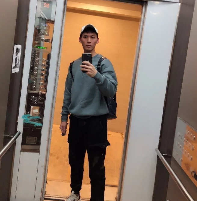 看点∣小S抓住不放的高颜值筋肉健身私教！帅了这么多年的名媛天菜！ - 51虹马