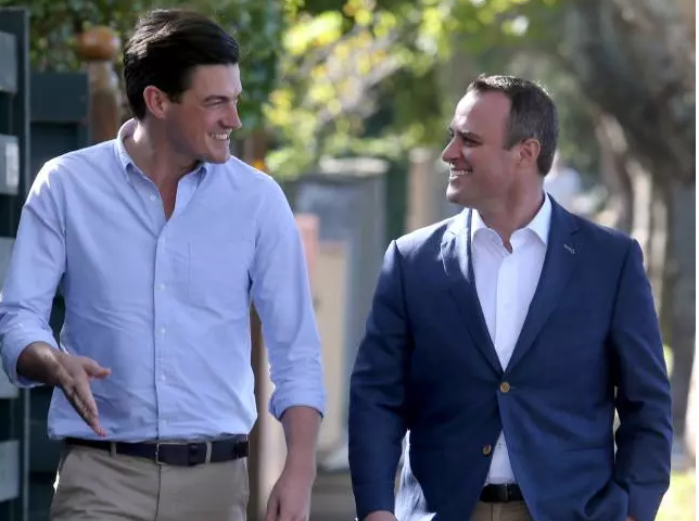 在澳洲众议院求婚的议员，终于和伴侣完婚了 - 51虹马