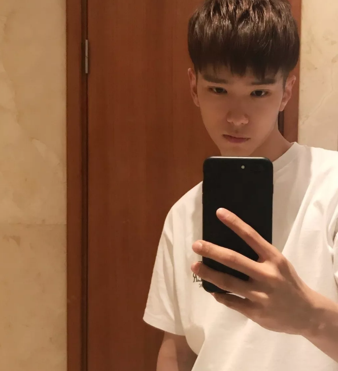 帅哥∣阳光恬静型的清新少年，你的宠物系男友已上线！－－余承恩 - 51虹马