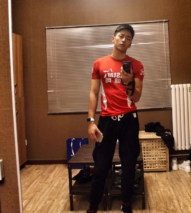 iFitStar星健身教练，小李易峰曹云航Allen两位小哥哥 - 51虹马