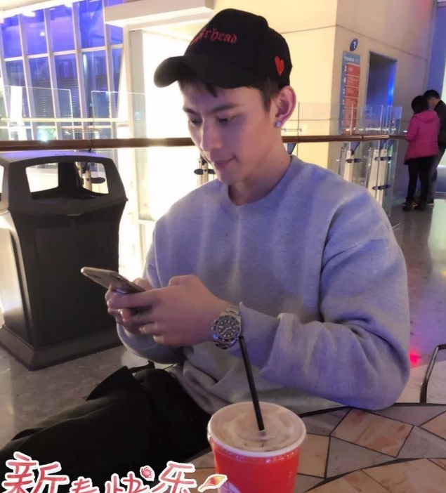 看点∣小S抓住不放的高颜值筋肉健身私教!帅了这么多年的名媛天菜! - 51虹马 看点∣小S抓住不放的高颜值筋肉健身私教!帅了这么多年的名媛天菜! - 51虹马