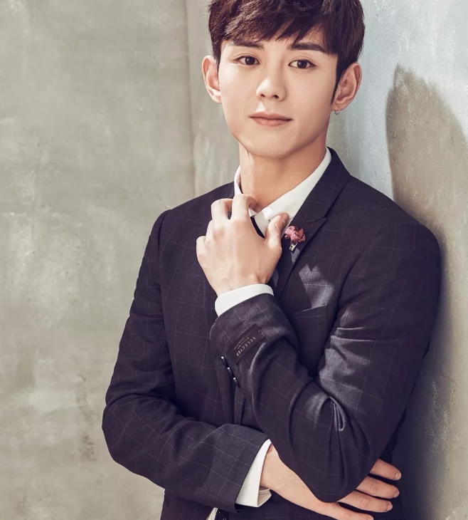 帅哥∣治愈“萌”系的视频原来是这个样子的，阳光笑颜小哥哥帅的出水！－－蓝博 - 51虹马