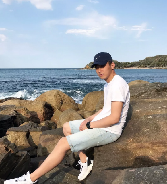 看点∣元气小奶狗穿运动短裤秀小腹肌，网友们又要换蜜汁男友了 - 51虹马