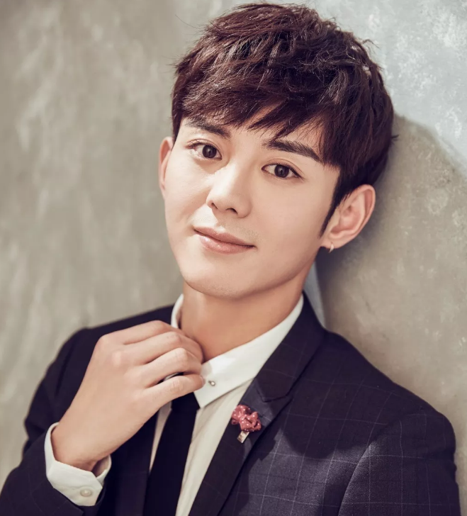 帅哥∣治愈“萌”系的视频原来是这个样子的，阳光笑颜小哥哥帅的出水！－－蓝博 - 51虹马