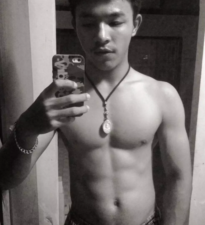 比9亿更引人注目的，是他的胸！ - 51虹马