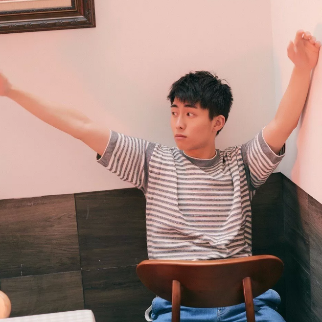 帅哥∣治愈系小王纸，介于少年和男人之间的暖如初见！－－王钰威 - 51虹马