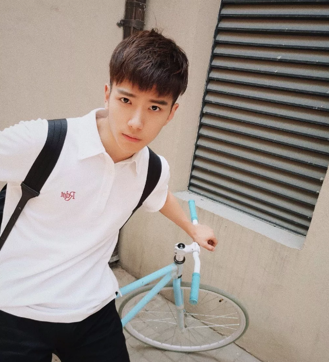 帅哥∣阳光恬静型的清新少年，你的宠物系男友已上线！－－余承恩 - 51虹马