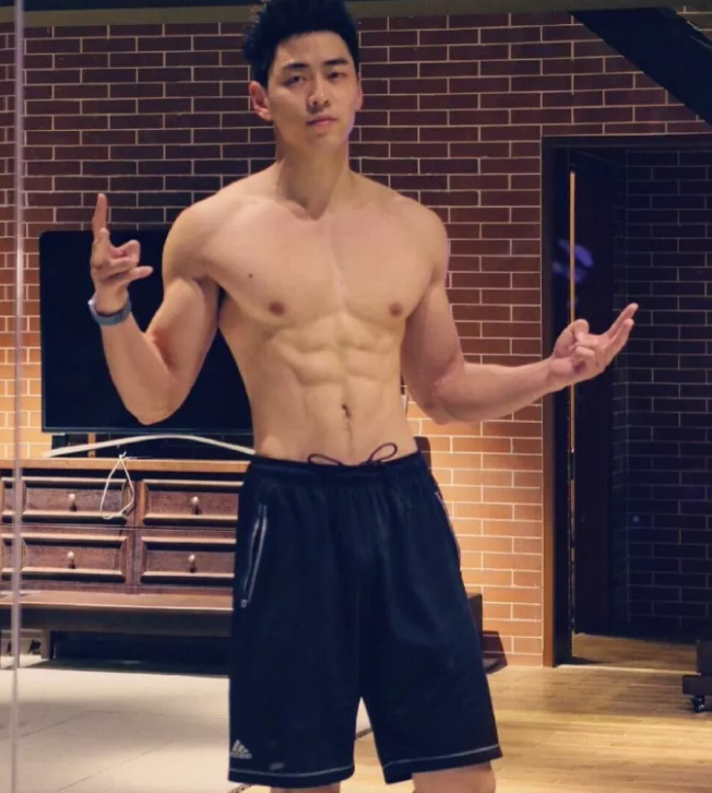 iFitStar星健身教练，小李易峰曹云航Allen两位小哥哥 - 51虹马